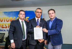 Maceió, 14 de outubro de 2016 Governador Renan Filho, assina Outorga de recursos para 134 pesquisadores de todo o Estado, que foram selecionados em oito editais da Fundação de Amparo à Pesquisa do Estado de Alagoas (Fapeal). Alagoas - Brasil. Foto: Ailton Cruz